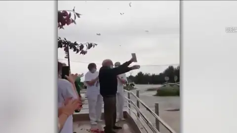 Un hombre tras recibir el alta en Huesca Un hombre tras recibir el alta en Huesca