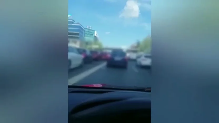 La DGT aclara que las aglomeraciones en las carreteras se deben a los controles para prevenir desplazamientos injustificados La DGT aclara que las aglomeraciones en las carreteras se deben a los controles para prevenir desplazamientos injustificados