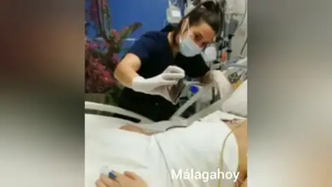 Videollamadas de la esperanza: enfermos de coronavirus ingresados hablan con sus familiares por videoconferencia Videollamadas de la esperanza: enfermos de coronavirus ingresados hablan con sus familiares por videoconferencia