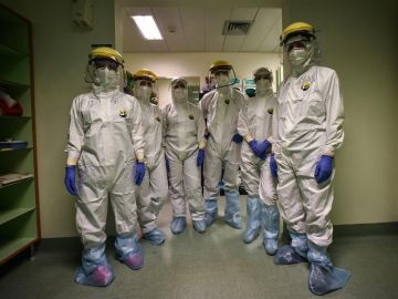 Personal sanitario en un hospital italiano