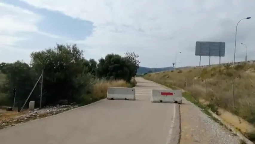 Peñíscola se blinda con bloques de hormigón para impedir la entrada de visitantes en Semana Santa por el coronavirus Peñíscola se blinda con bloques de hormigón para impedir la entrada de visitantes en Semana Santa por el coronavirus