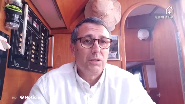 Casi un mes viviendo en su barco en medio del mar por la crisis del coronavirus Casi un mes viviendo en su barco en medio del mar por la crisis del coronavirus