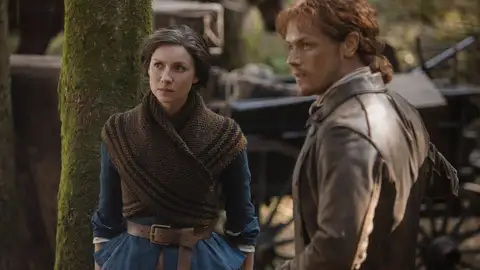 Caitriona Balfe y Sam Heughan en 'Outlander' Caitriona Balfe y Sam Heughan en 'Outlander'
