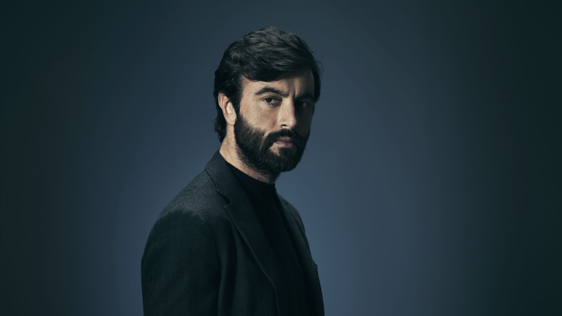 Xavier, interpretado por Javier Rey 
