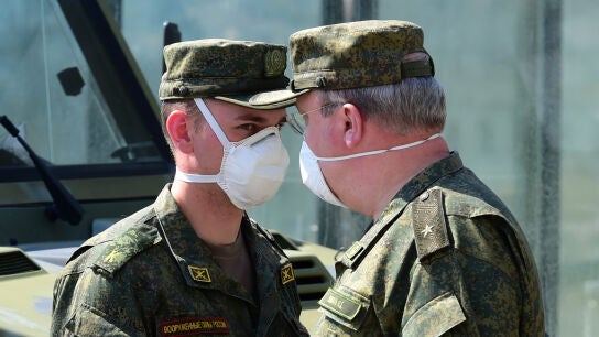 Militares controlan la situaci&oacute;n de confinamiento en Italia