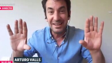 Arturo Valls revela la surrealista celebración del Domingo de Pascua con su hijo en casa