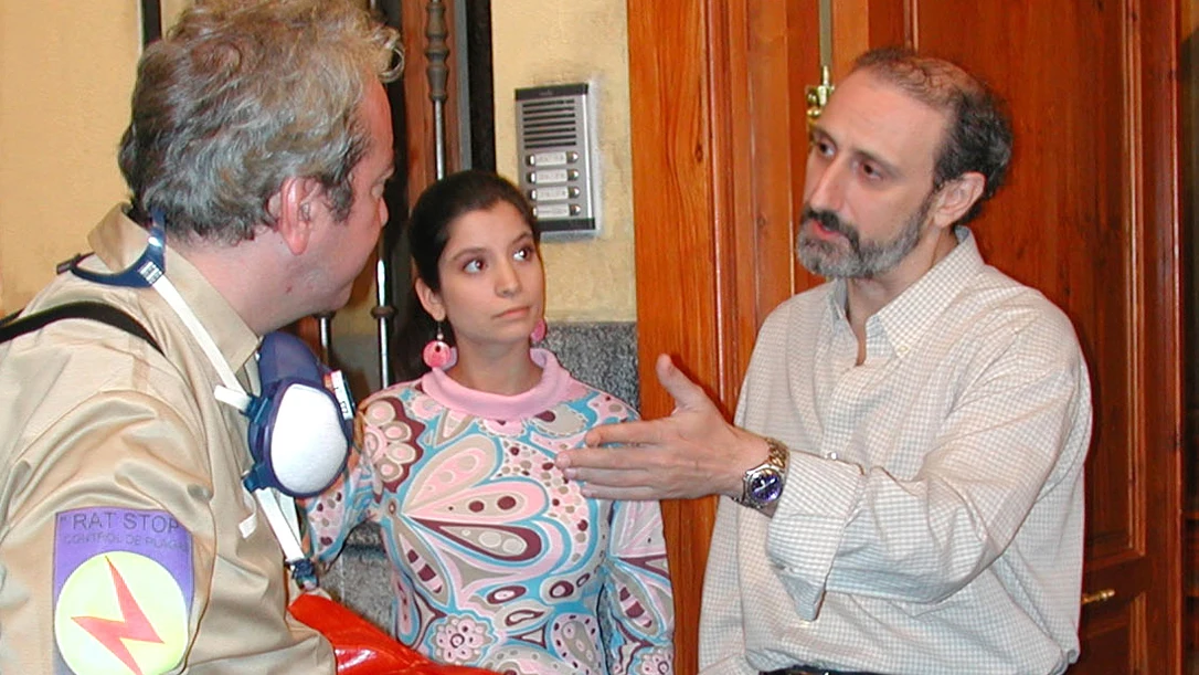 Sofía Nieto y José Luis Gil como Natalia y Juan Cuesta en 'Aquí no hay quien viva' Sofía Nieto y José Luis Gil como Natalia y Juan Cuesta en 'Aquí no hay quien viva'