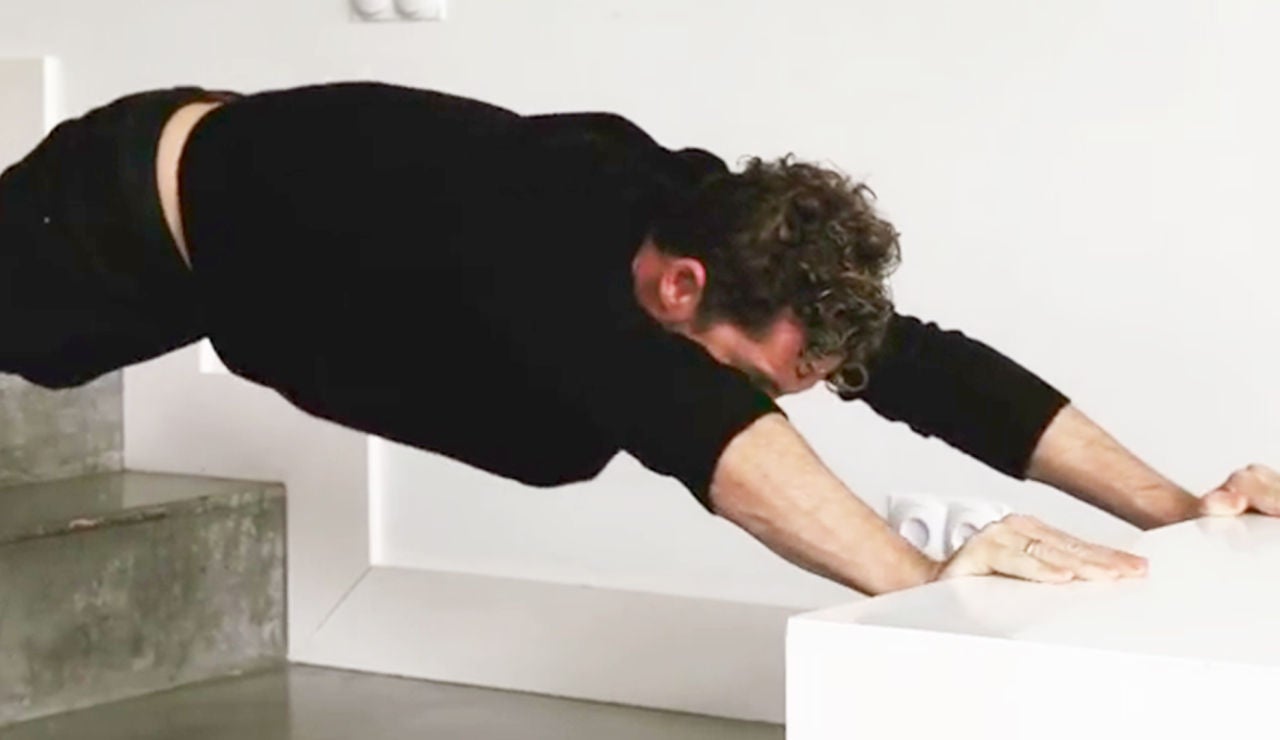 David Bisbal muestra el lado oculto del videoclip casero de 'Si tú la quieres', su tema junto a Aitana