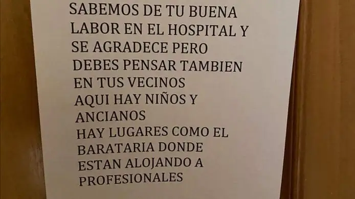 El cartel de un vecino a un médico El cartel de un vecino a un médico