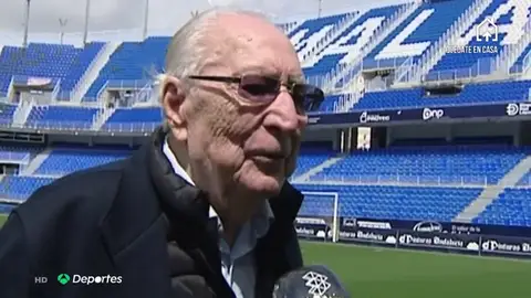 Andrés Perales, el aficionado del Málaga de 83 años que pasa el confinamiento en La Rosaleda Andrés Perales, el aficionado del Málaga de 83 años que pasa el confinamiento en La Rosaleda