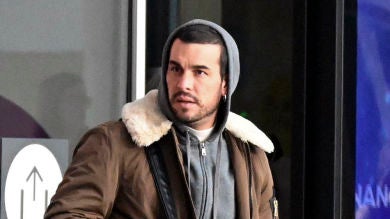 La reacción de Mario Casas al ver que comparan a Fernando Simón con su personaje en 'Tres metros sobre el cielo'