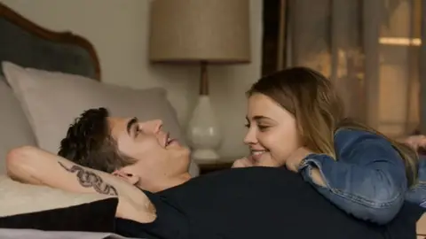 Tessa y Hardin en 'After' Tessa y Hardin en 'After'