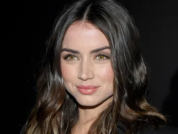 Ana de Armas en la Paris Fashion Week Ana de Armas en la Paris Fashion Week