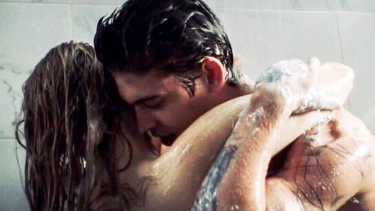 Josephine Langford y Hero Fiennes como Tessa y Hardin en 'After 2'