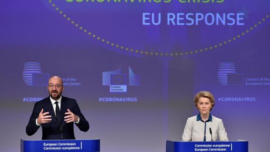 La presidenta de la Comisi&oacute;n Europea, Ursula von der Leyen y el presidente del Consejo, Charles Michel.