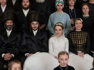 Amit Rahav y Shira Haas en 'Unorthodox' Amit Rahav y Shira Haas en 'Unorthodox'