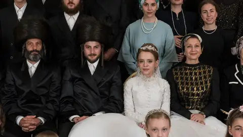 Amit Rahav y Shira Haas en 'Unorthodox' Amit Rahav y Shira Haas en 'Unorthodox'