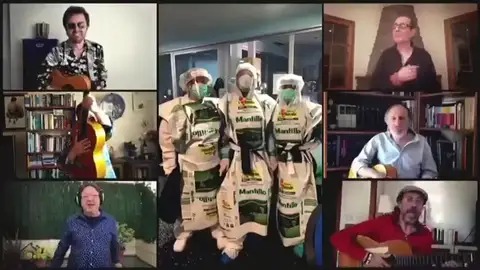 Los Manolos versionan la canción 'Amigos para siempre' y homenajean a los sanitarios y su lucha contra el coronavirus Los Manolos versionan la canción 'Amigos para siempre' y homenajean a los sanitarios y su lucha contra el coronavirus