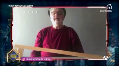 El surrealista vídeo de Millán Salcedo paseando a su mascota