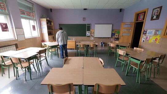 Aula vac&iacute;a en un colegio