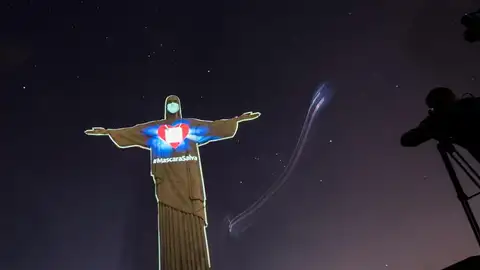 El Cristo Redentor con mascarilla El Cristo Redentor con mascarilla