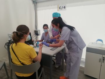 Toma de muestras en Alicante para un test de seroprevalencia del coronavirus.