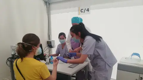 Toma de muestras en Alicante para un test de seroprevalencia del coronavirus. Toma de muestras en Alicante para un test de seroprevalencia del coronavirus.