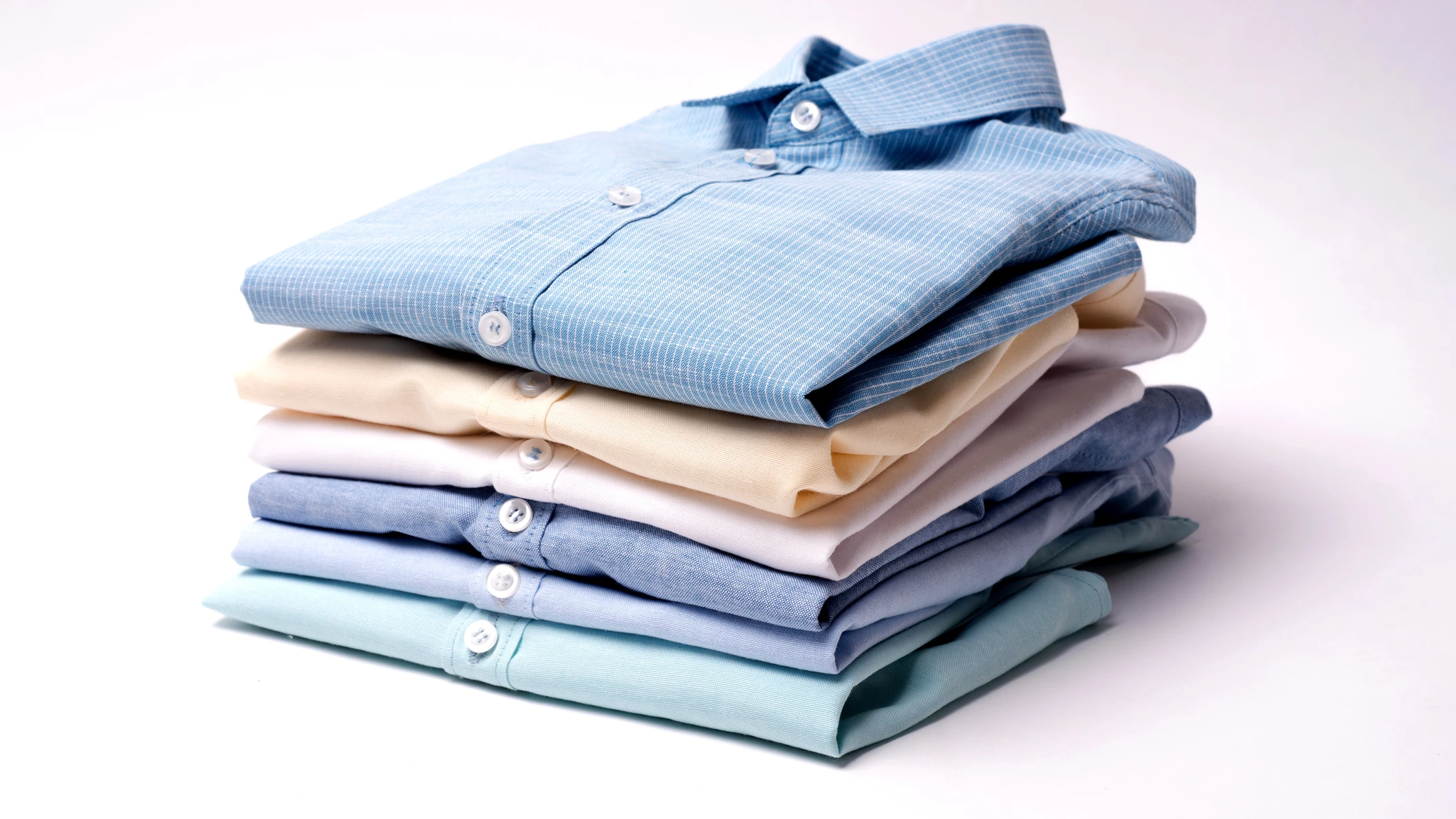 El truco para doblar camisas El truco para doblar camisas
