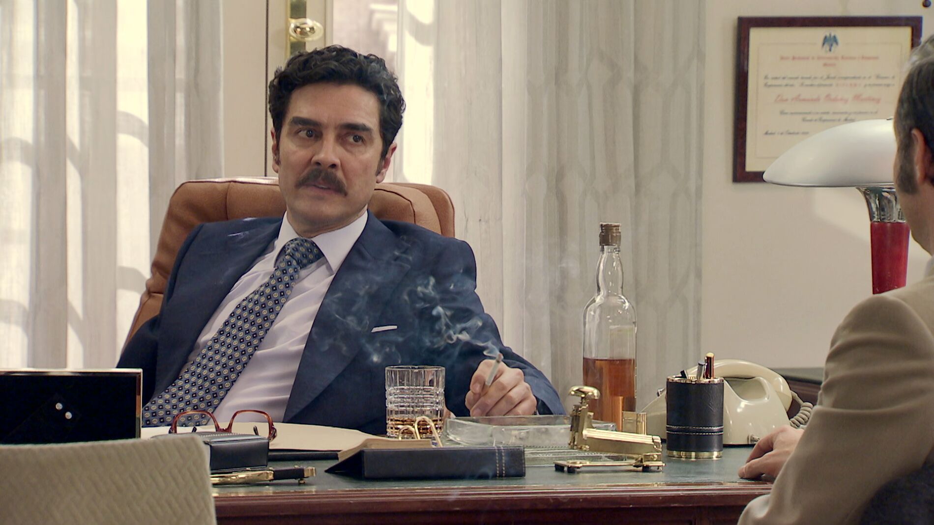 David se une a Armando para hundir a Lourdes