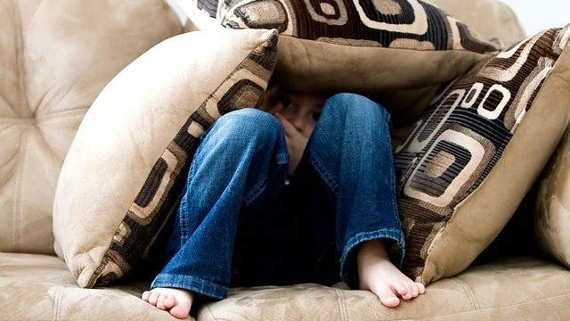 Niño con ansiedad Niño con ansiedad
