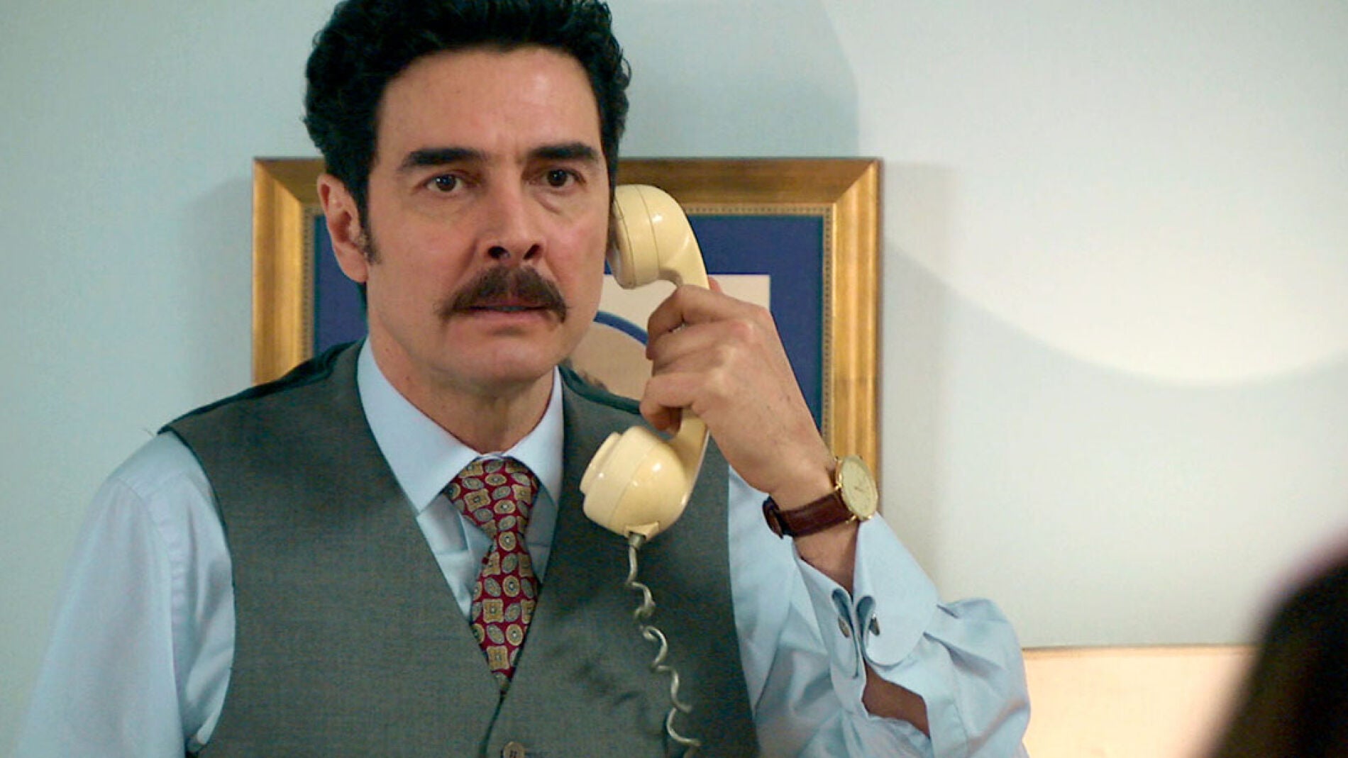 Armando ve como toda su vida se vuelve a desmoronar