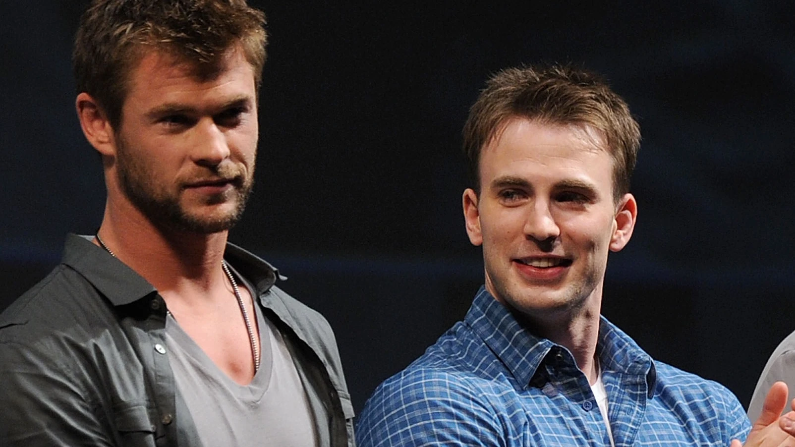 Chris Hemsworth y Chris Evans, Thor y Capitán América en Marvel Chris Hemsworth y Chris Evans, Thor y Capitán América en Marvel