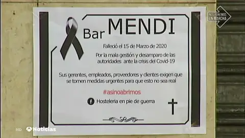 Hosteleros de Bizkaia empapelan los pueblos la provincia con esquelas anunciando su muerte frente al coronavirus Hosteleros de Bizkaia empapelan los pueblos la provincia con esquelas anunciando su muerte frente al coronavirus