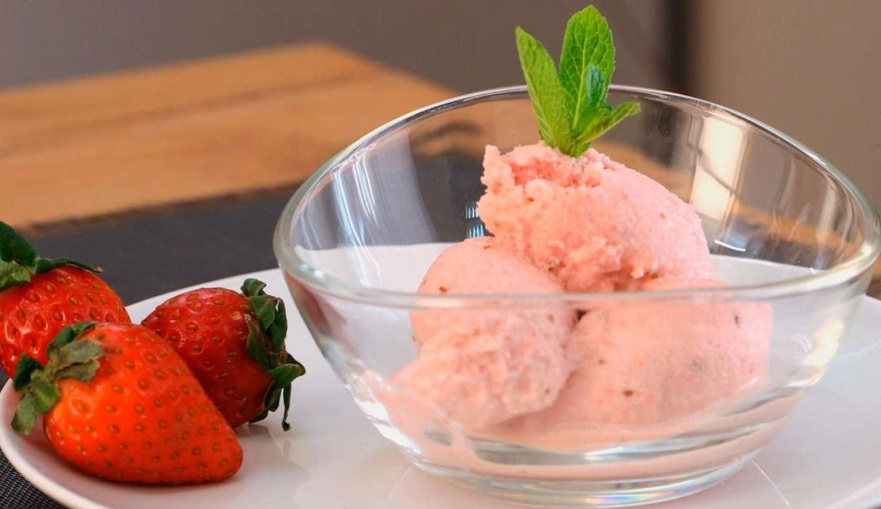 Helado de fresa y yogur 