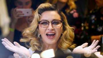 Madonna durante la presentación de su perfume MDNA SKIN
