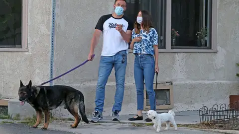 Ben Affleck y Ana de Armas señalan a los paparazzi Ben Affleck y Ana de Armas señalan a los paparazzi
