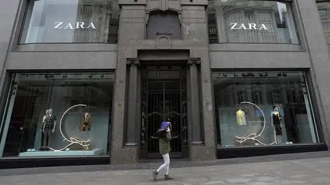 Tienda de ZARA en la Gran Vía de Madrid. Tienda de ZARA en la Gran Vía de Madrid.