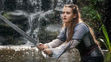 Katherine Langford en 'Maldita'