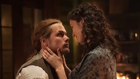 Sam Heughan y Caitriona Balfe como Jamie y Claire Fraser en 'Outlander' Sam Heughan y Caitriona Balfe como Jamie y Claire Fraser en 'Outlander'