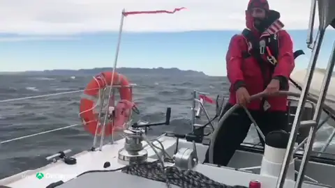 La odisea de una familia catalana confinada en un catamarán sin comida ni combustible durante la crisis coronavirus La odisea de una familia catalana confinada en un catamarán sin comida ni combustible durante la crisis coronavirus