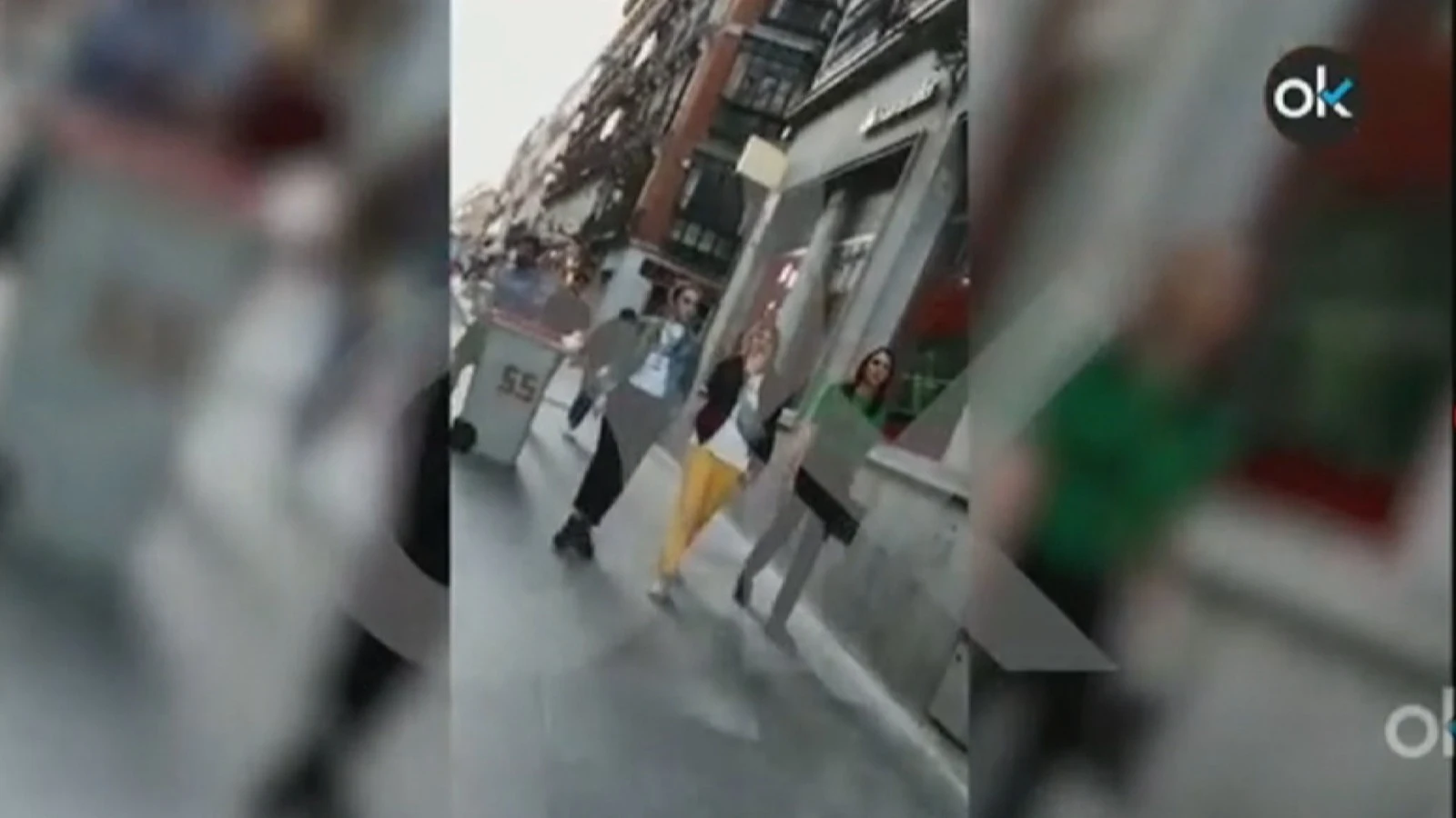Rita Maestre paseando con amigas por Madrid 