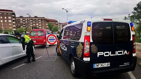 Uno de los controles de movilidad de la Policía Nacional Uno de los controles de movilidad de la Policía Nacional
