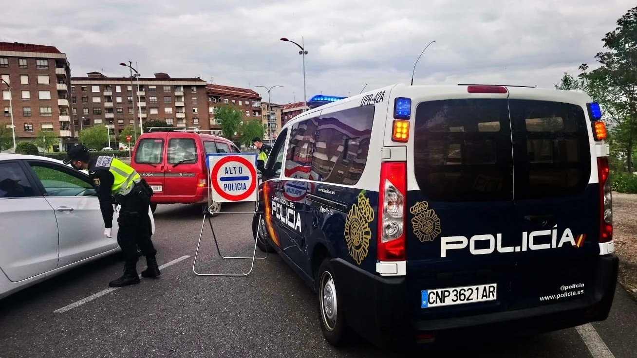 Uno de los controles de movilidad de la Policía Nacional Uno de los controles de movilidad de la Policía Nacional