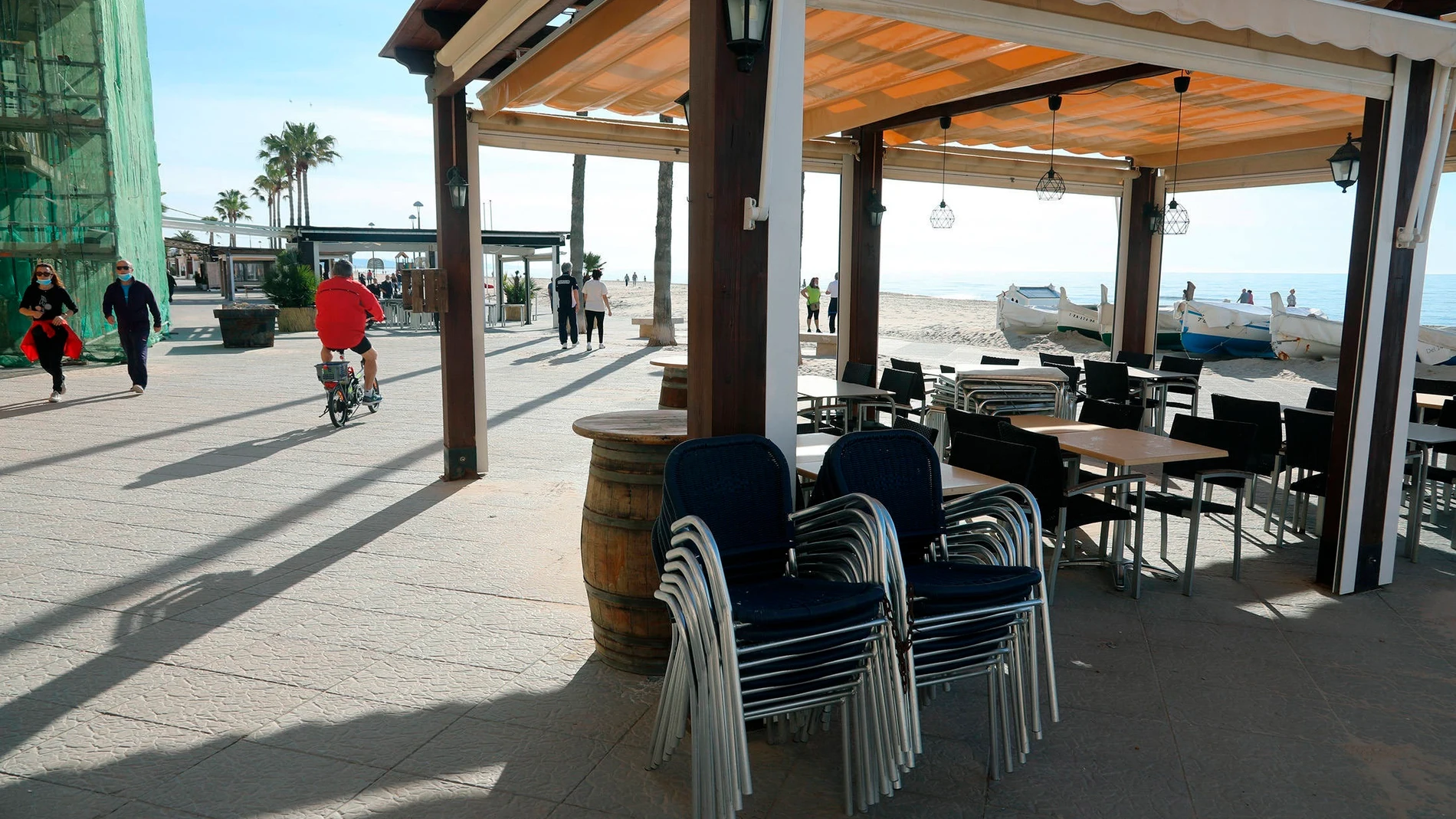 erraza de un bar en el barrio marítimo de "Baix a Mar" de Torredembarra, en Barcelona, el pasado domingo. erraza de un bar en el barrio marítimo de "Baix a Mar" de Torredembarra, en Barcelona, el pasado domingo.