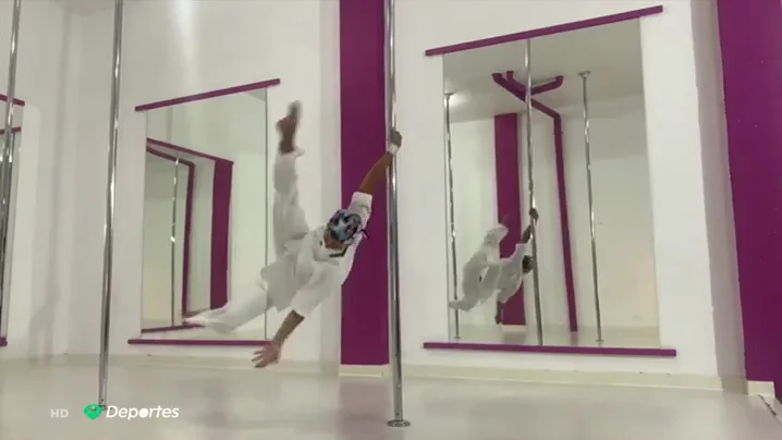 El homenaje de Nadina de Armas, campeona de Espa&ntilde;a de pole dance, a los sanitarios por su lucha contra el coronavirus