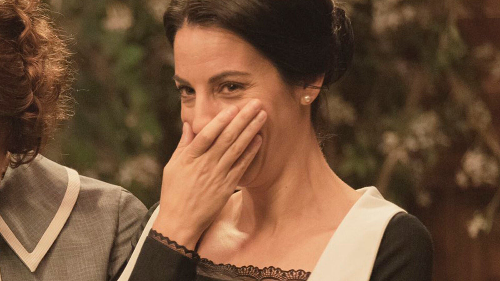 Almudena Cid confiesa la particular forma que su padre tiene para decir que empieza 'El secreto de Puente Viejo'