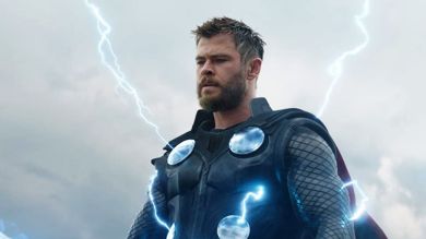 Moreno y con el pelo rizado: Las imágenes más locas de Chris Hemsworth en el rodaje de 'Thor: Love and Thunder' 