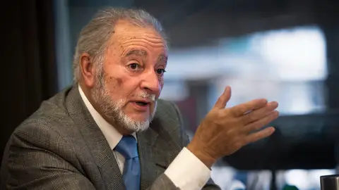 Julio Anguita, en una imagen de archivo Julio Anguita, en una imagen de archivo