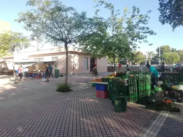 Mercadillo de San Crispín en el CP Eugeni d'Ors de Elche. Mercadillo de San Crispín en el CP Eugeni d'Ors de Elche.