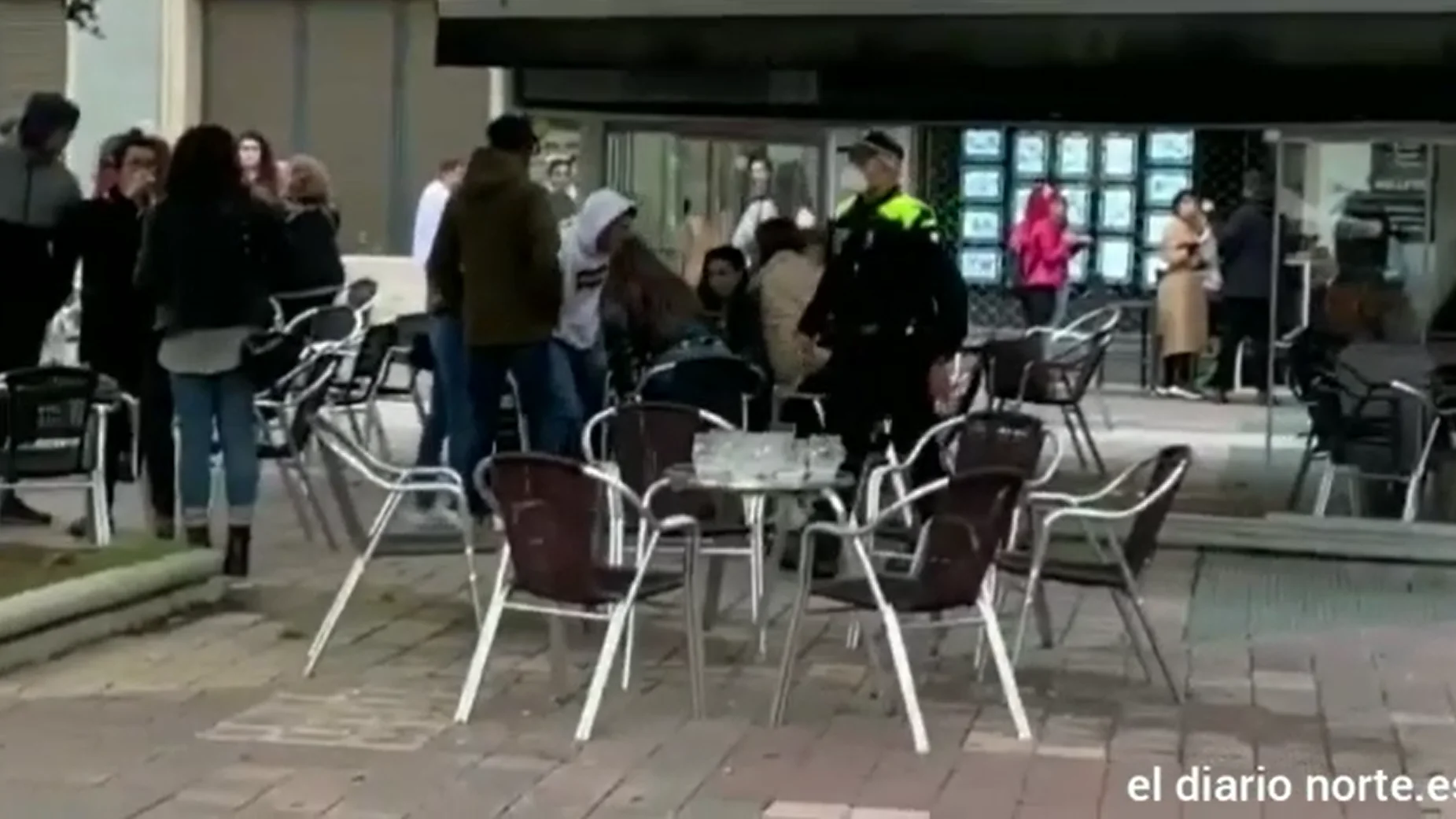 Desalojan una terraza en Vitoria Desalojan una terraza en Vitoria